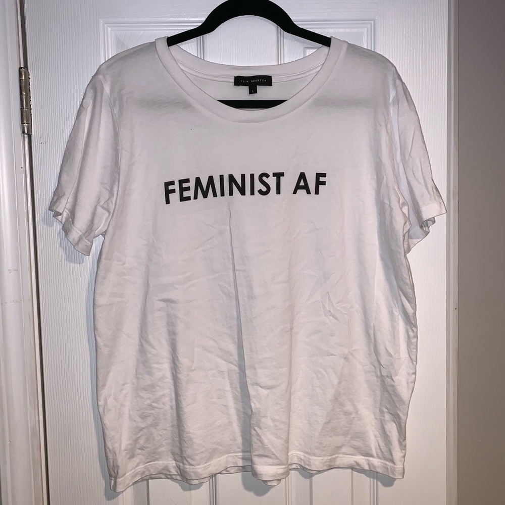LA Hearts L white cute T-shirt! Barely worn!